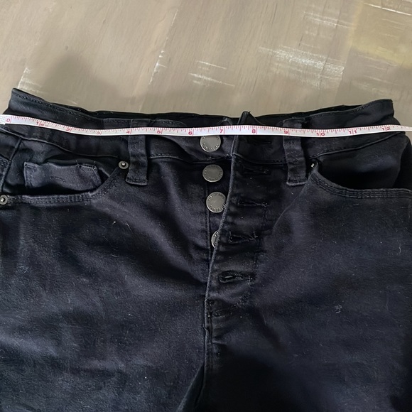 YMI black high wasted cuffed shorts - Picture 9 of 10